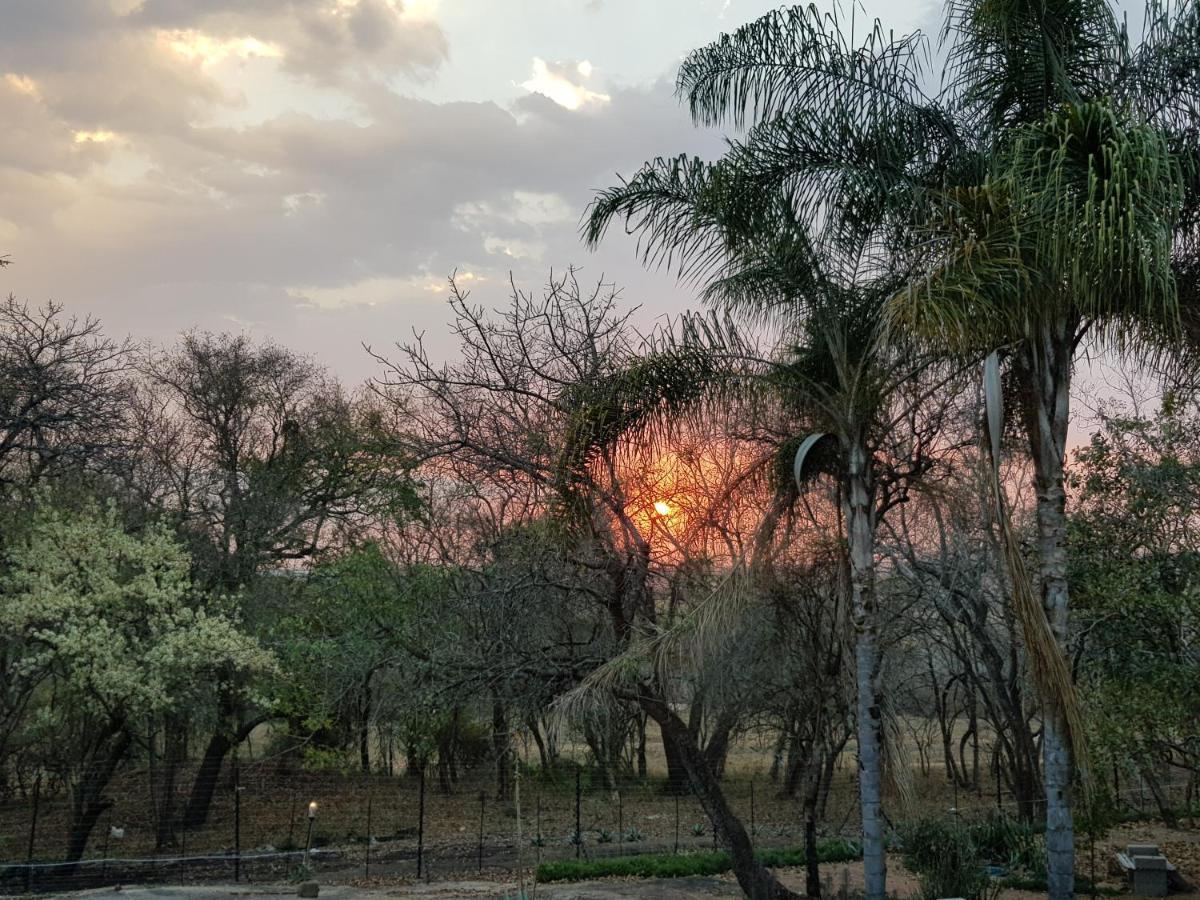 A Farm Stay - Casablanca'S Private Cottage,No Loadshedding! Hazyview Buitenkant foto